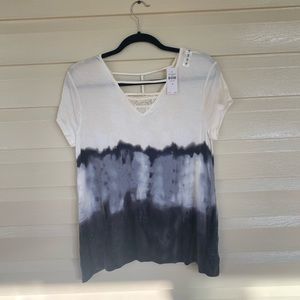 Justice White to Black Ombré Tee Size 18P Lace Cut Out V Neck Out